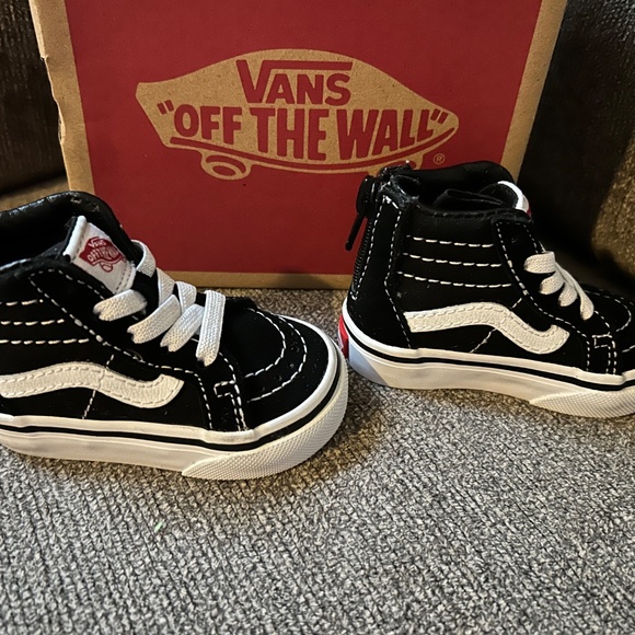 Infant Vans - Picture 2 of 6